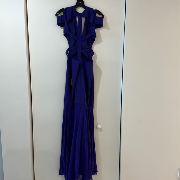 NWT BCBGMaxAzria Ava Cut Out Gown - Picture 8 of 14